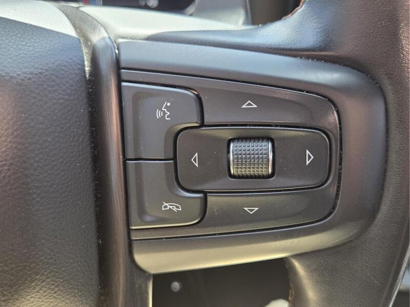 Used 2025 Onyx Black GMC 4WD CREW CAB 147" AT4 image 33