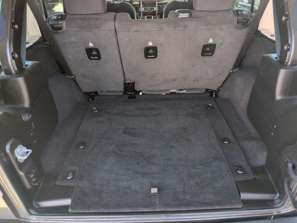 Used 2021 Gray Jeep Unlimited Sport image 16