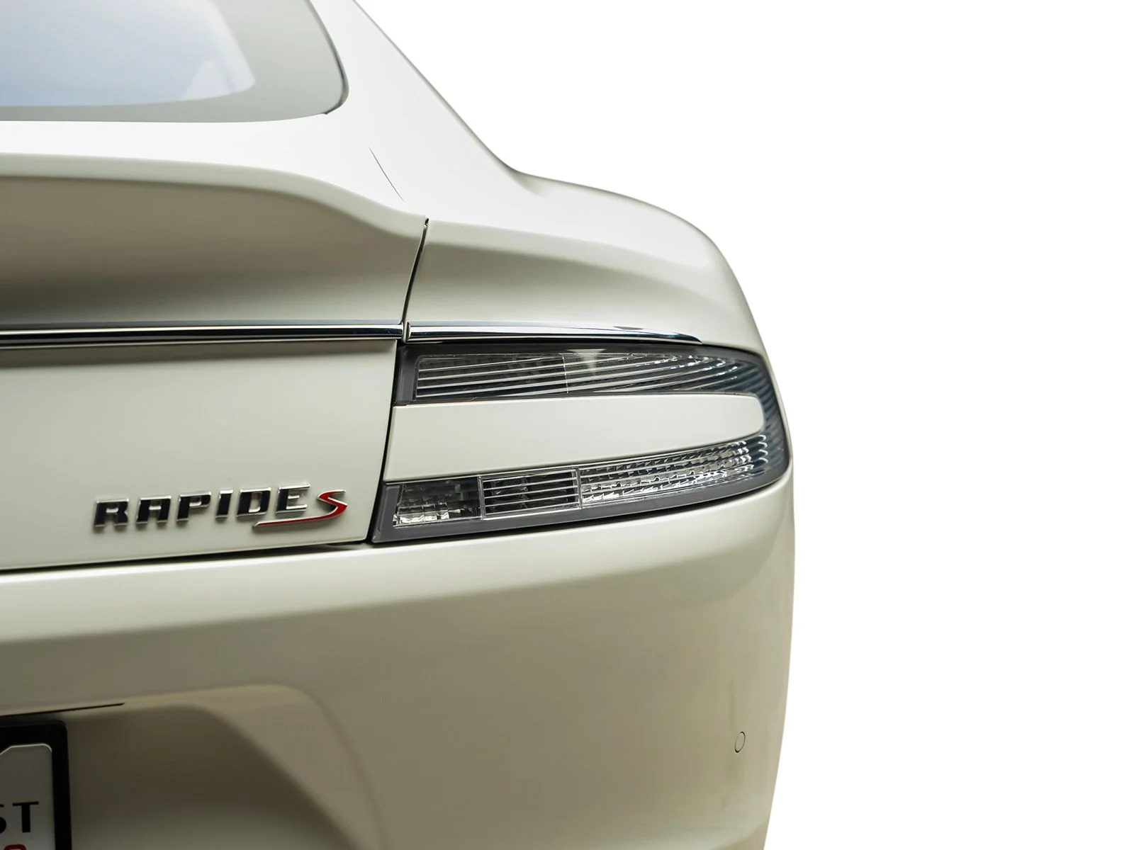 Used 2015 White Aston Martin Base image 18