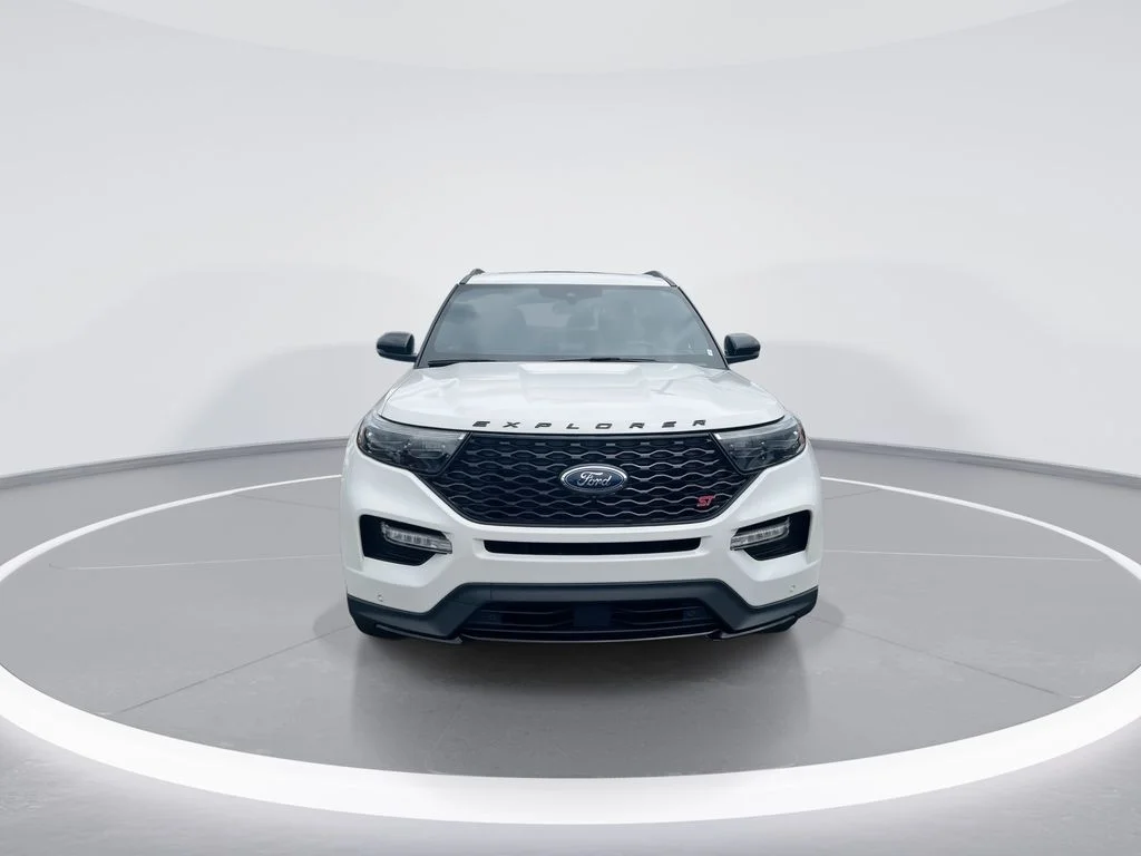 Used 2022 White Ford ST image 3