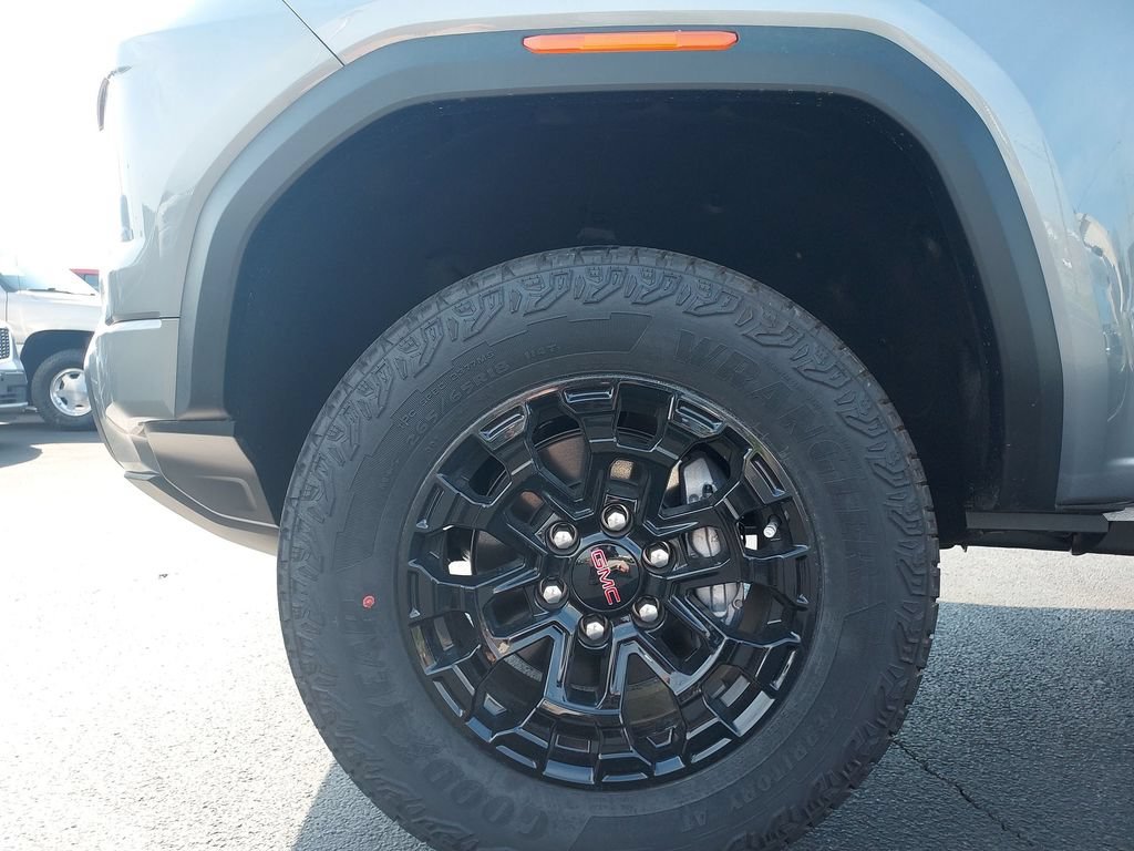 New 2026 Sterling Metallic GMC Elevation image 16