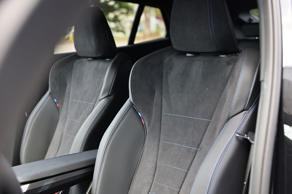 New 2026 Black Sapphire Metallic BMW xDrive28i image 21
