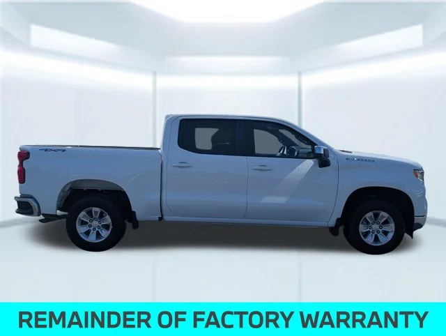 Used 2025 White Chevrolet LT image 7