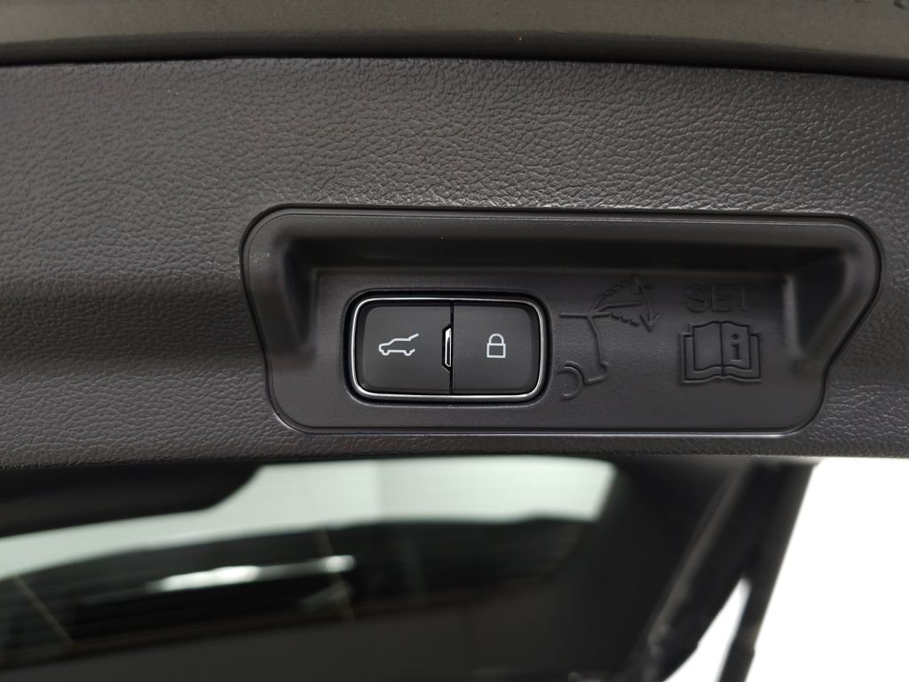 Used 2025 Gray Metallic Ford ST-Line image 10