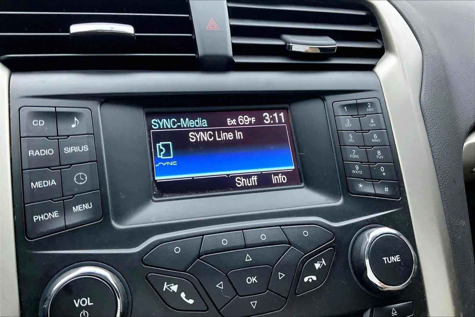 Used 2014 Oxford White Ford SE image 31