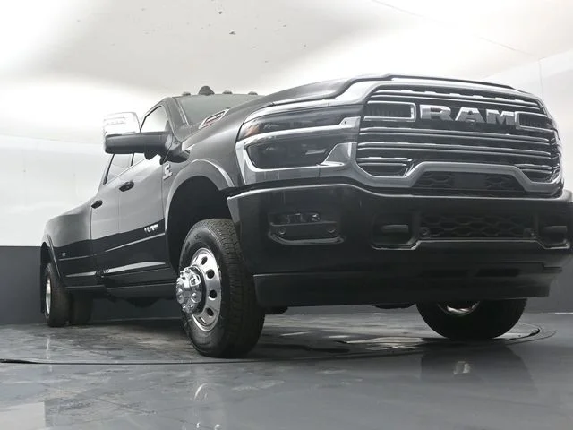 New 2026 Diamond Black Crystal Pearl-Coat Exterior Paint RAM Limited image 46