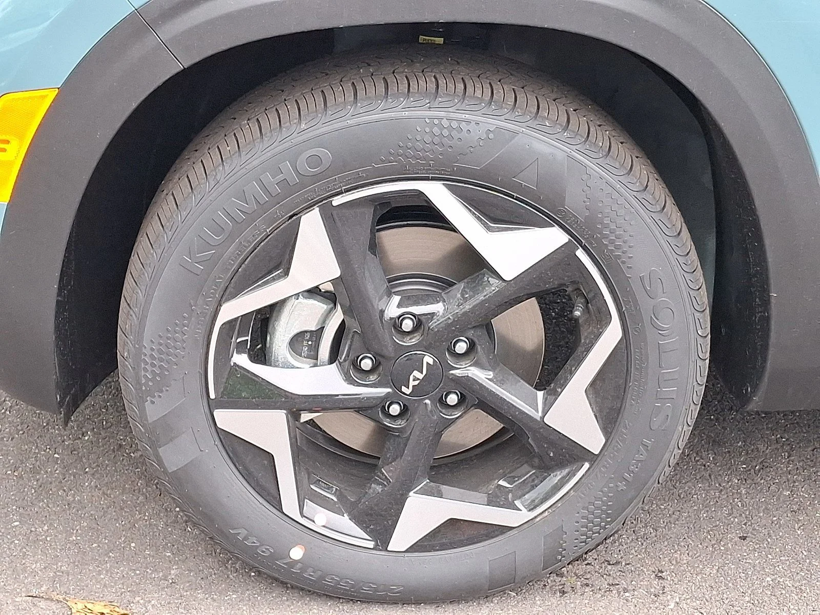 New 2026 Pluton Blue / Black Roof Kia S image 4