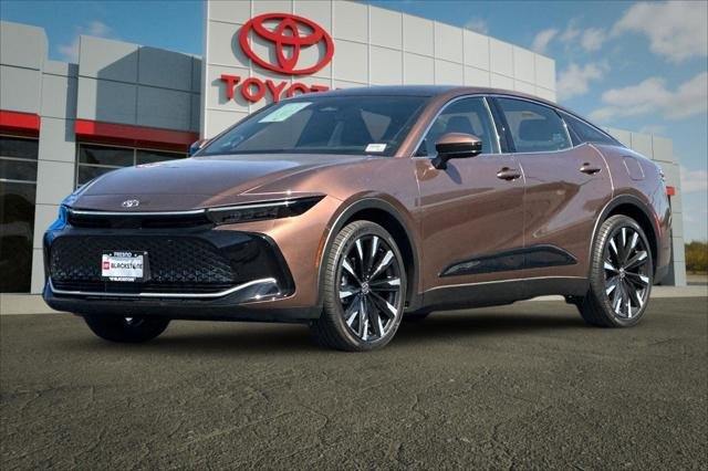 Certified Used 2025 BRONZE AGE* Toyota  image 7