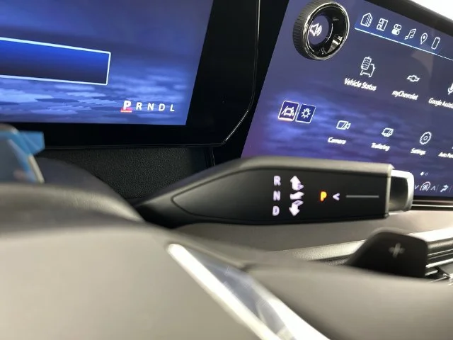 New 2027 Summit White Chevrolet LT image 10