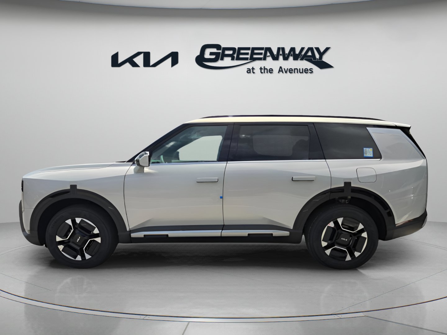 New 2027 Ivory Silver Kia EX image 4