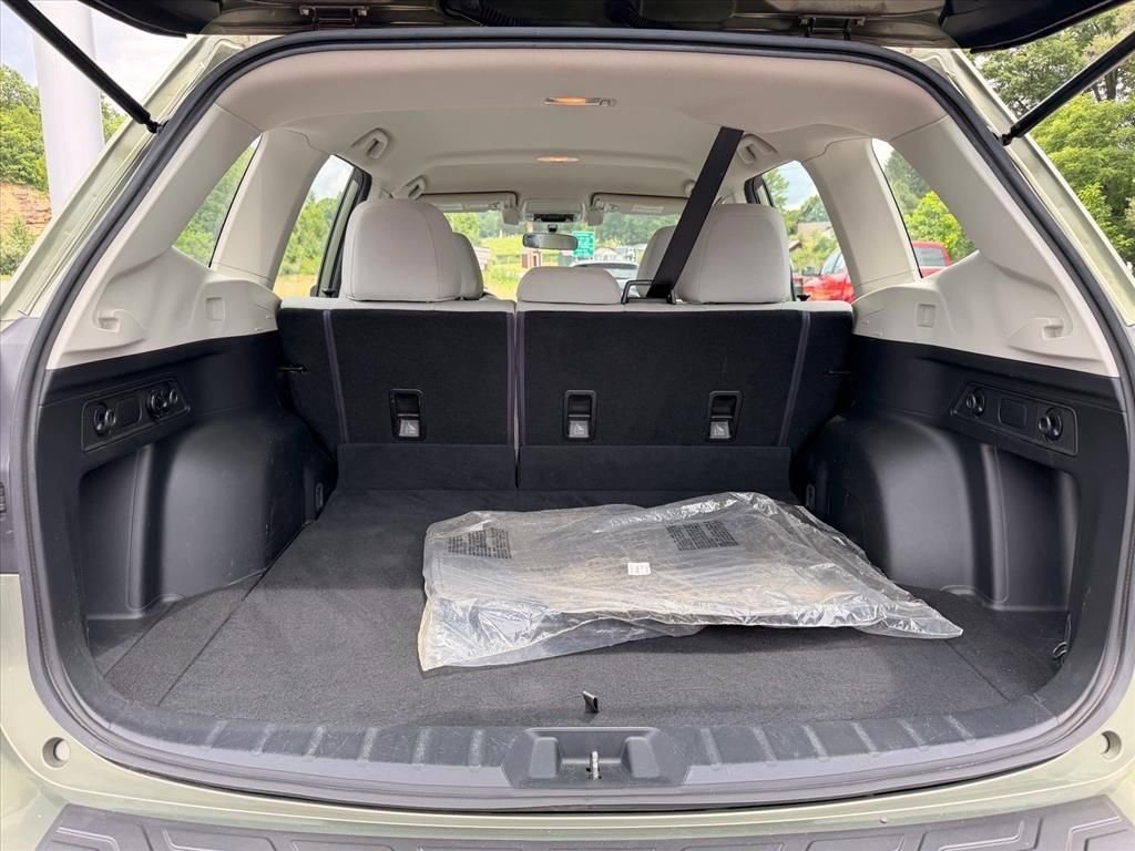 Used 2019 Green Subaru Base image 28