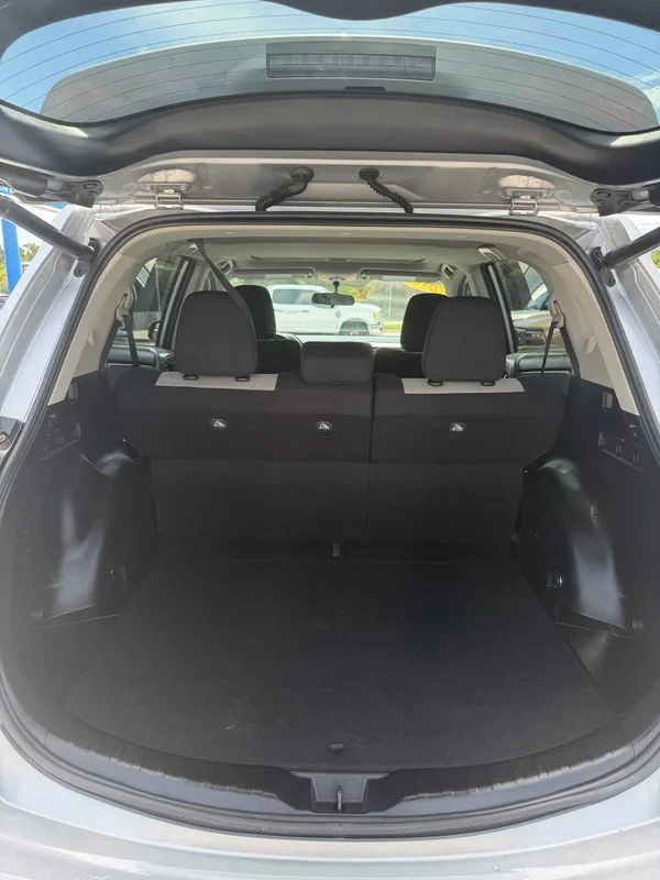Used 2016  Toyota XLE image 16