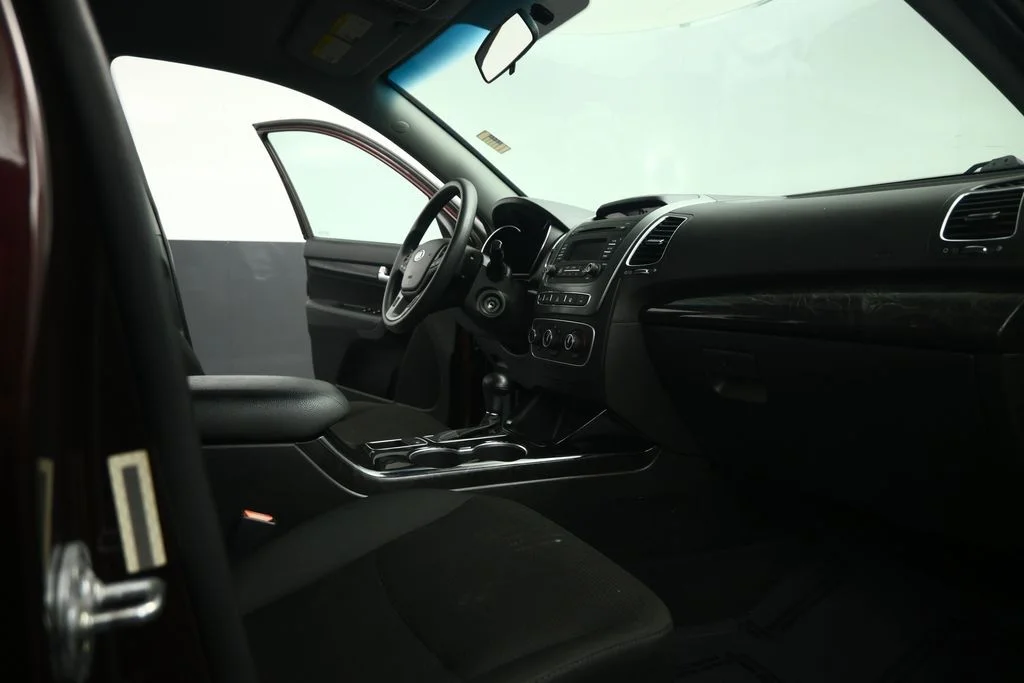 Used 2015 Red Kia LX image 53