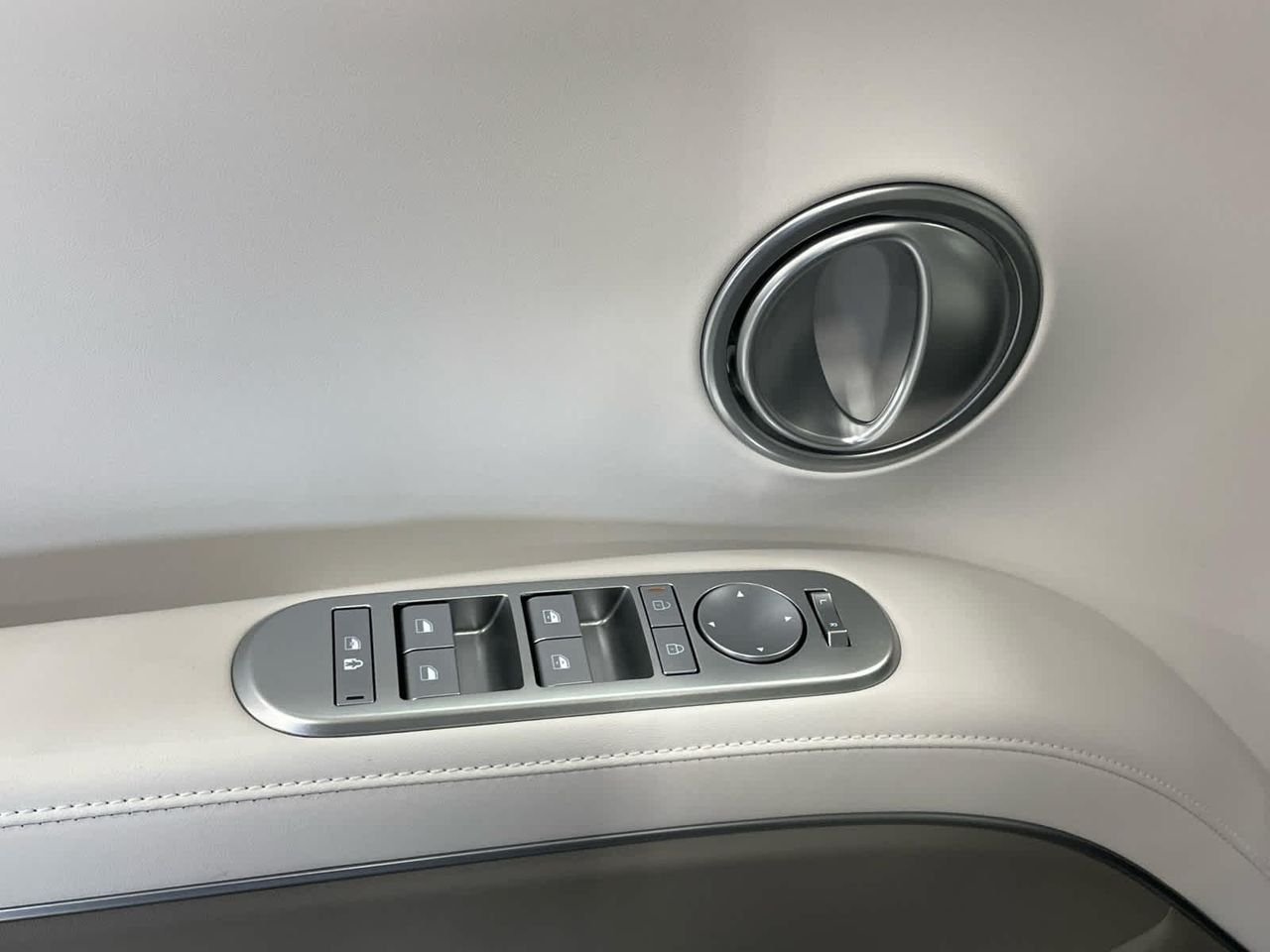 New 2026 Ecotronic Gray Pearl Hyundai SEL AWD image 28