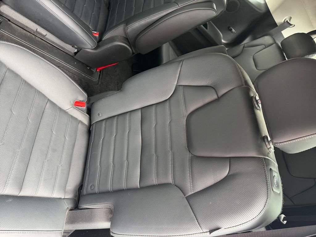 Used 2024 White Kia SX-Prestige image 19