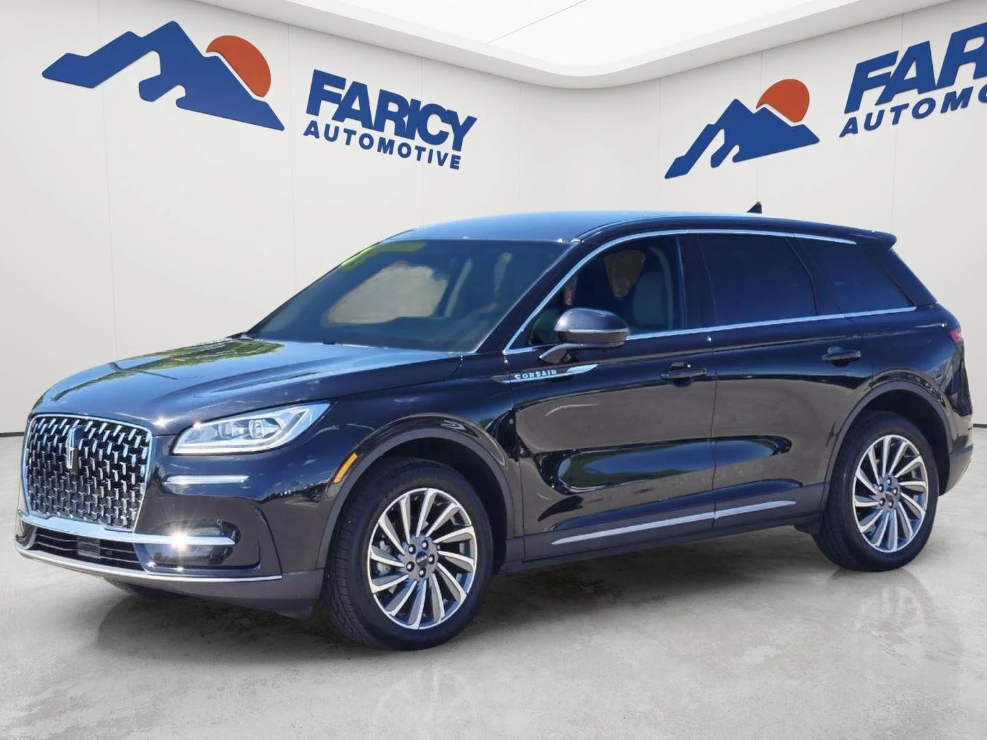 Used 2025 Infinite Black Metallic Clearcoat Lincoln Reserve image 1
