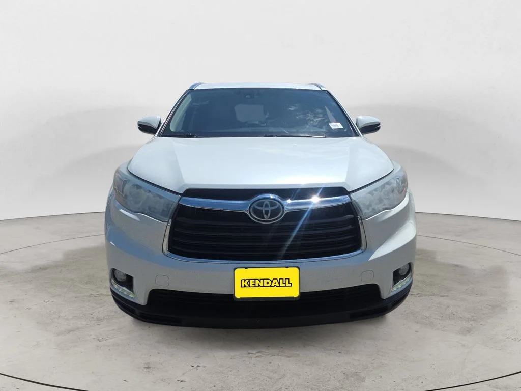 Used 2016 White Toyota Limited image 2