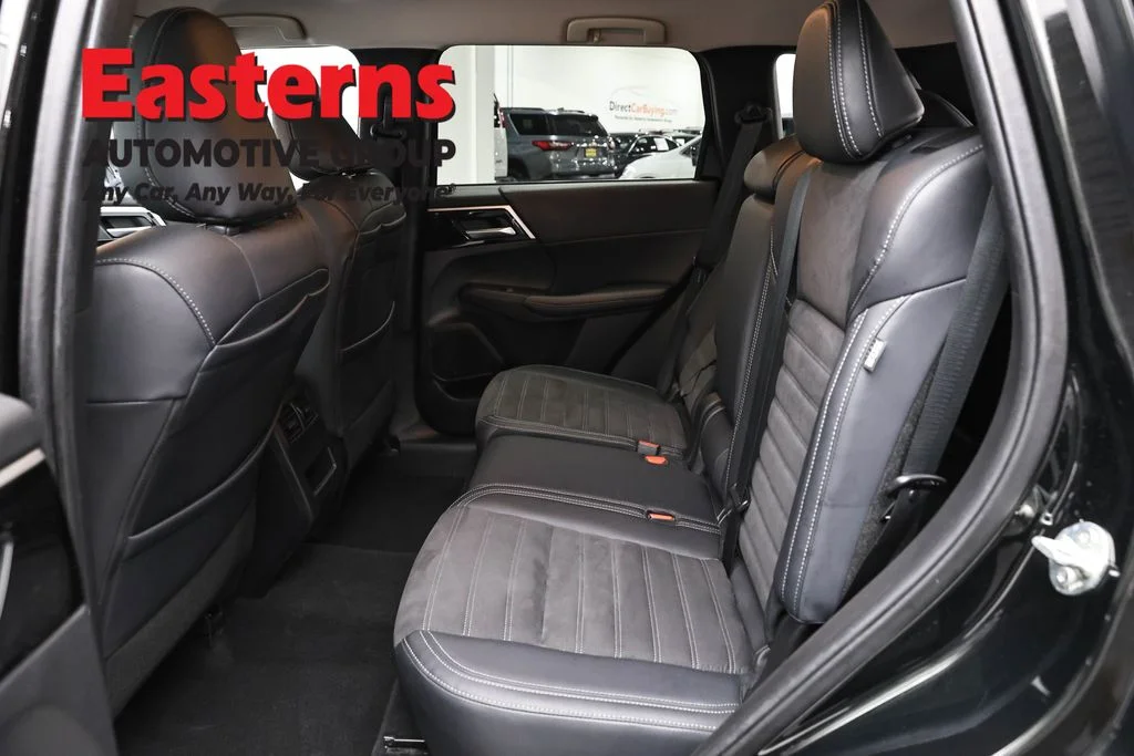 Used 2024 Black Mitsubishi SE image 21