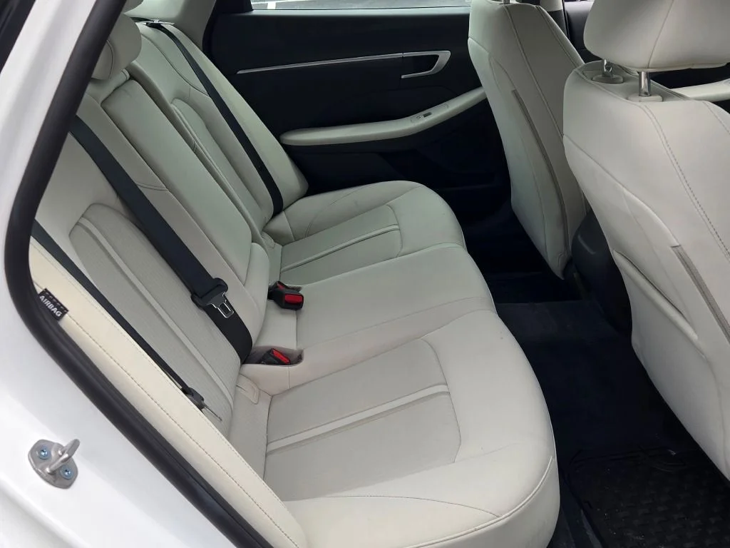 Used 2026 White Hyundai SEL Sport image 9