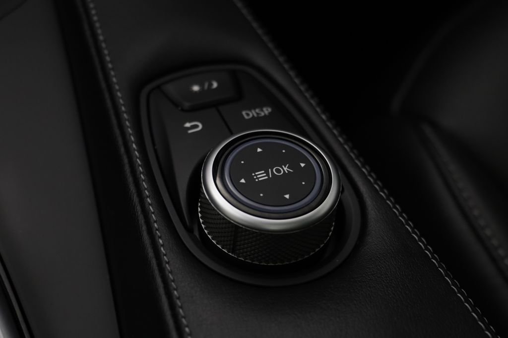 Used 2021 Black Obsidian INFINITI LUXE image 12