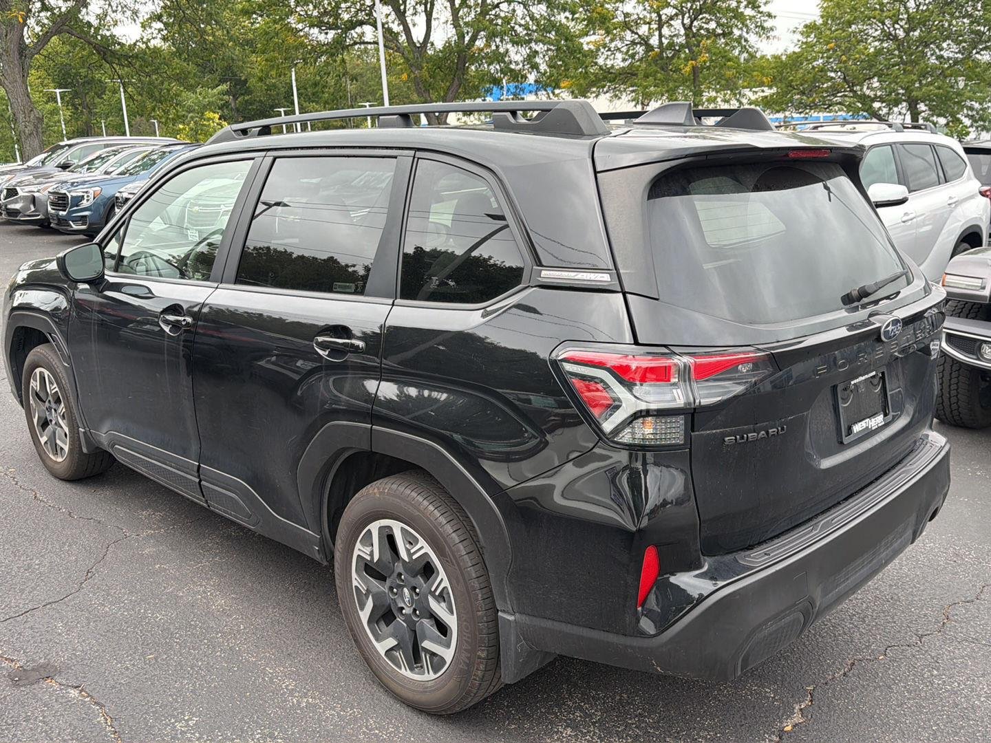 Used 2025 Crystal Black Silica Subaru Premium image 8