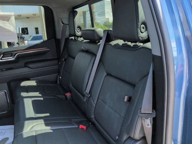 Used 2024  GMC Denali image 13