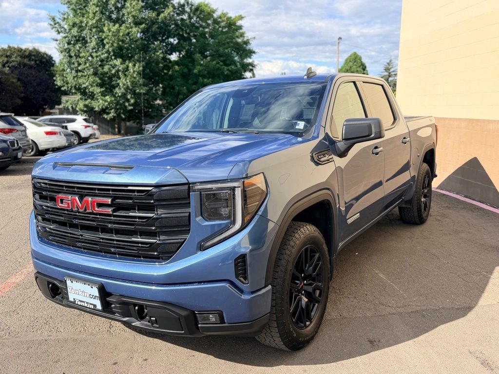 Used 2024 Downpour Metallic GMC Elevation image 11