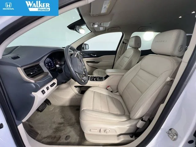 Used 2023 White GMC Denali image 14