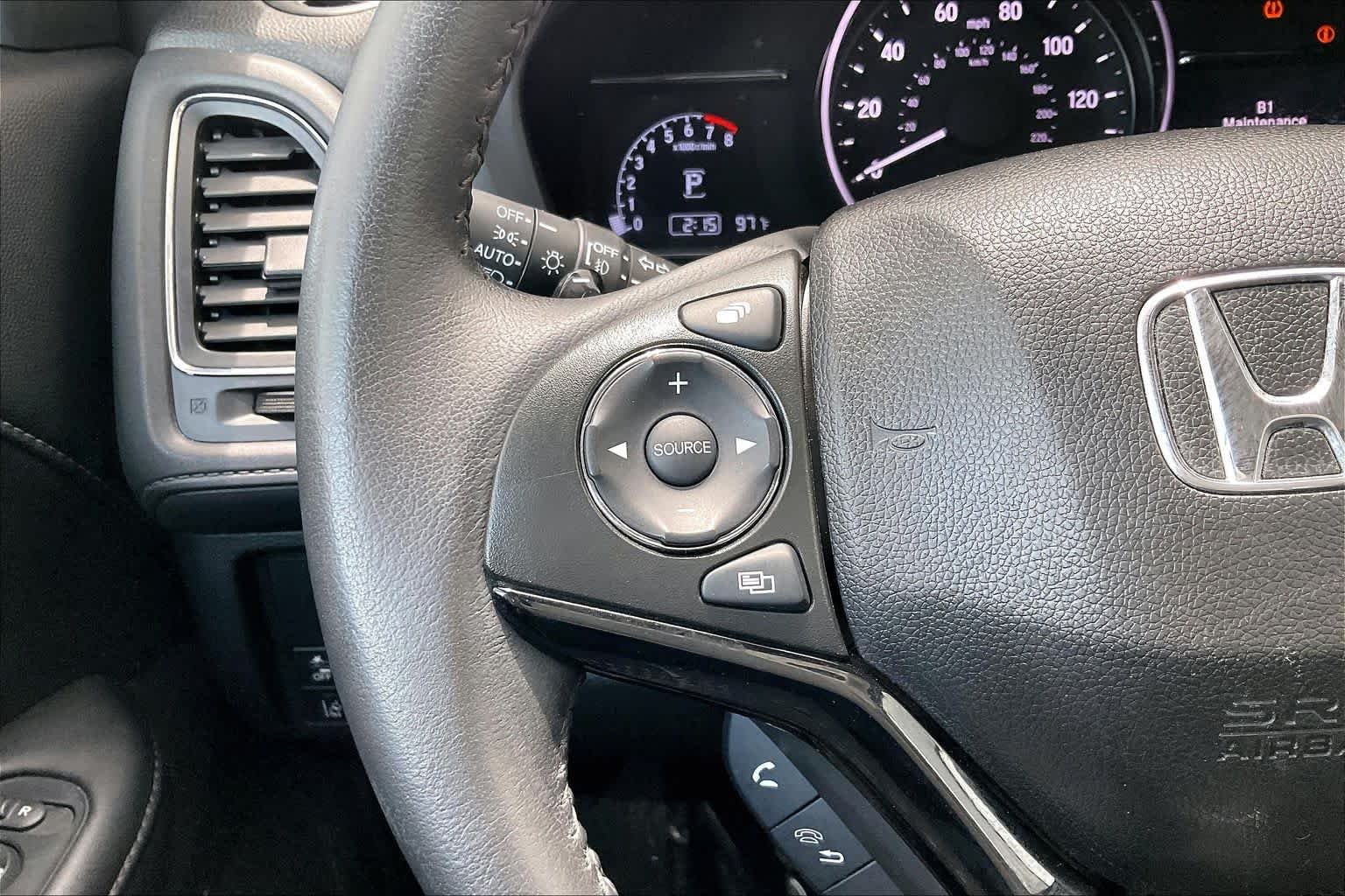Used 2019 Platinum White Pearl Honda Touring image 24