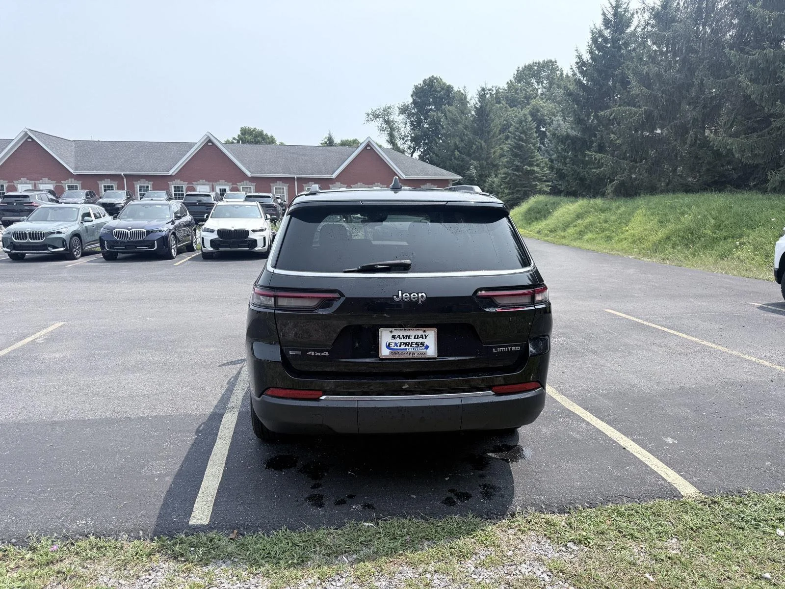 Used 2021 Diamond Black Crystal Pearlcoat Jeep Limited image 7