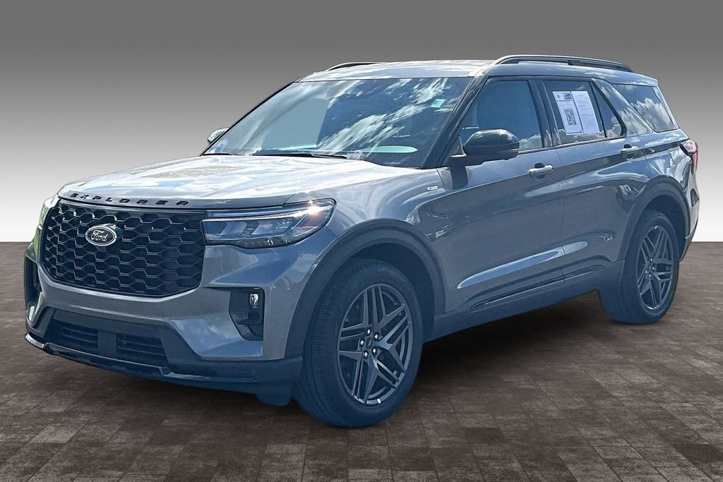 Used 2025 Gray Metallic Ford ST-Line image 25