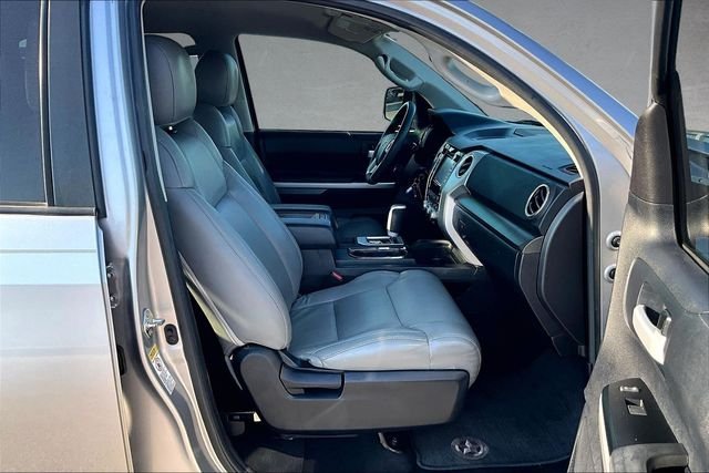 Used 2014 Silver Toyota SR5 image 5