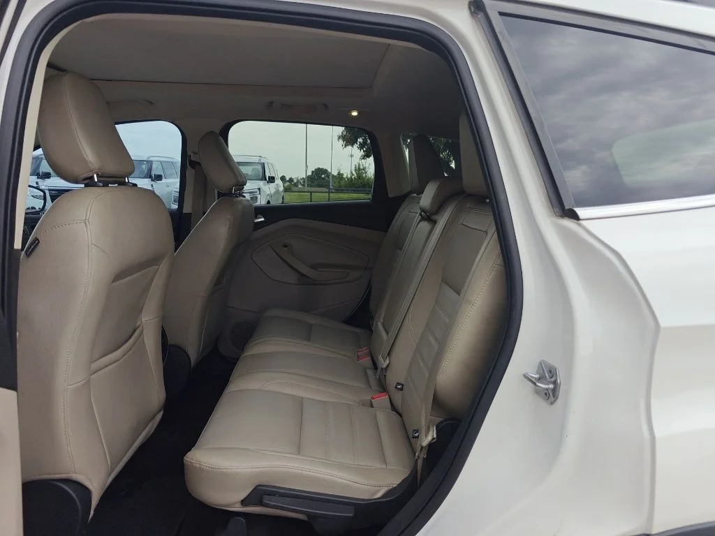 Used 2018 White Ford SEL image 9