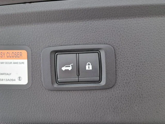 Used 2024 Black Mitsubishi SE image 28