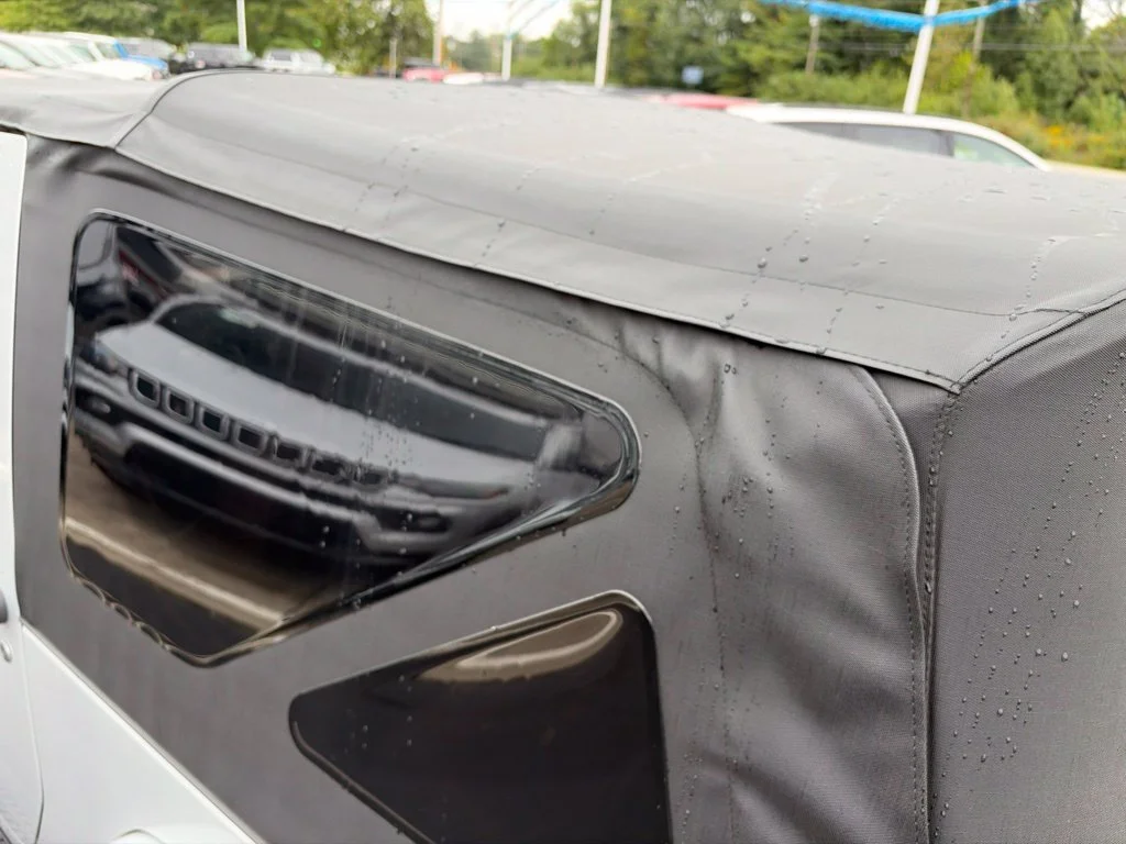 Used 2009 Silver Jeep Sahara image 30