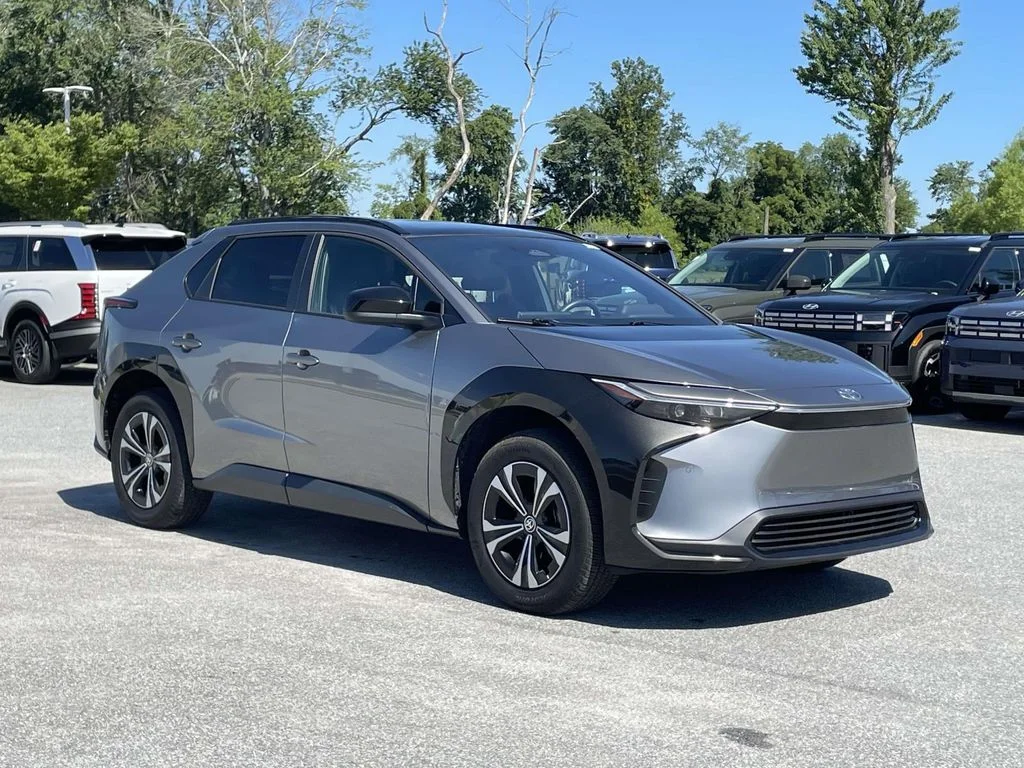 Used 2025 Heavy Metal Toyota XLE image 1