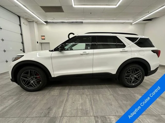 New 2026 Star White Metallic Tri-Coat Ford ST image 2