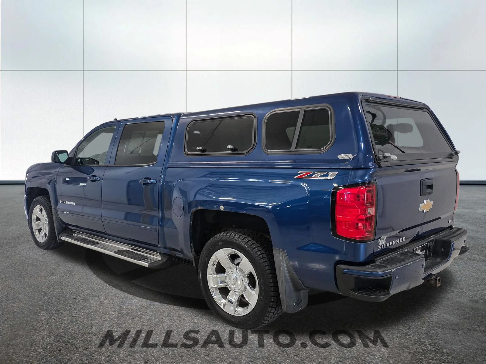 Used 2016 Blue Chevrolet LT image 4