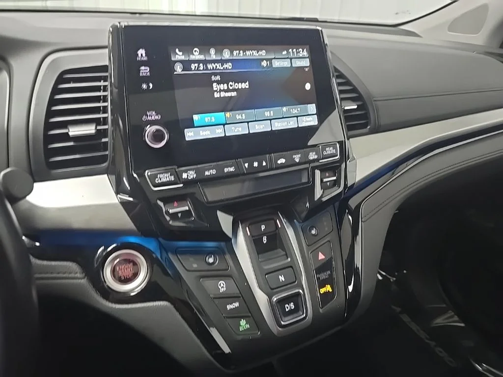 Used 2022 Platinum White Pearl Honda Touring image 26