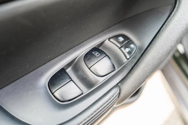 Used 2018 Midnight Pine Nissan SV image 19