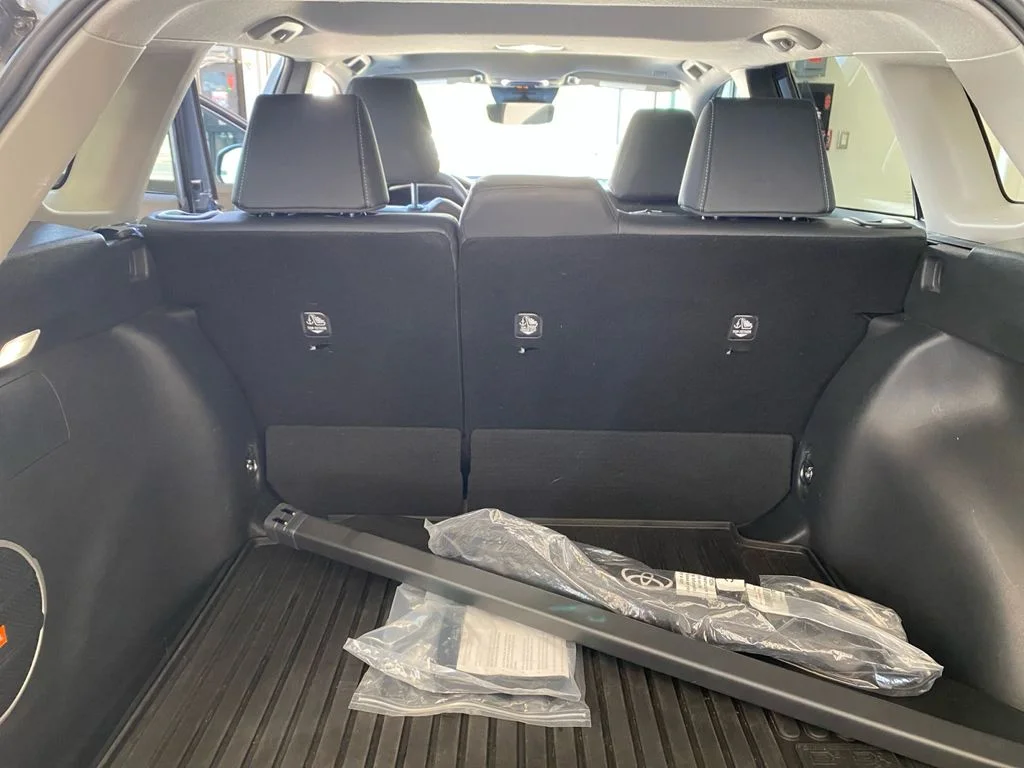 Used 2025  Toyota XLE image 30