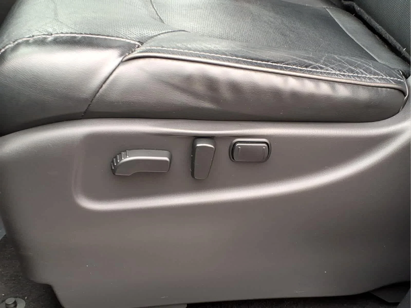 Used 2019 Graphite Shadow INFINITI LUXE image 16