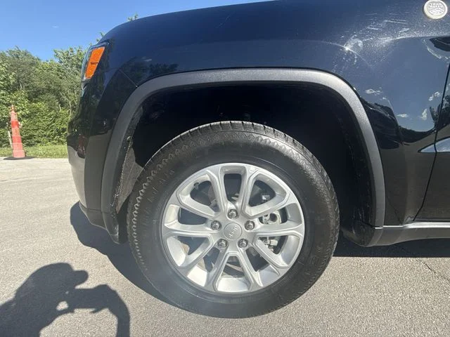 Used 2021 Black Jeep Laredo E image 10