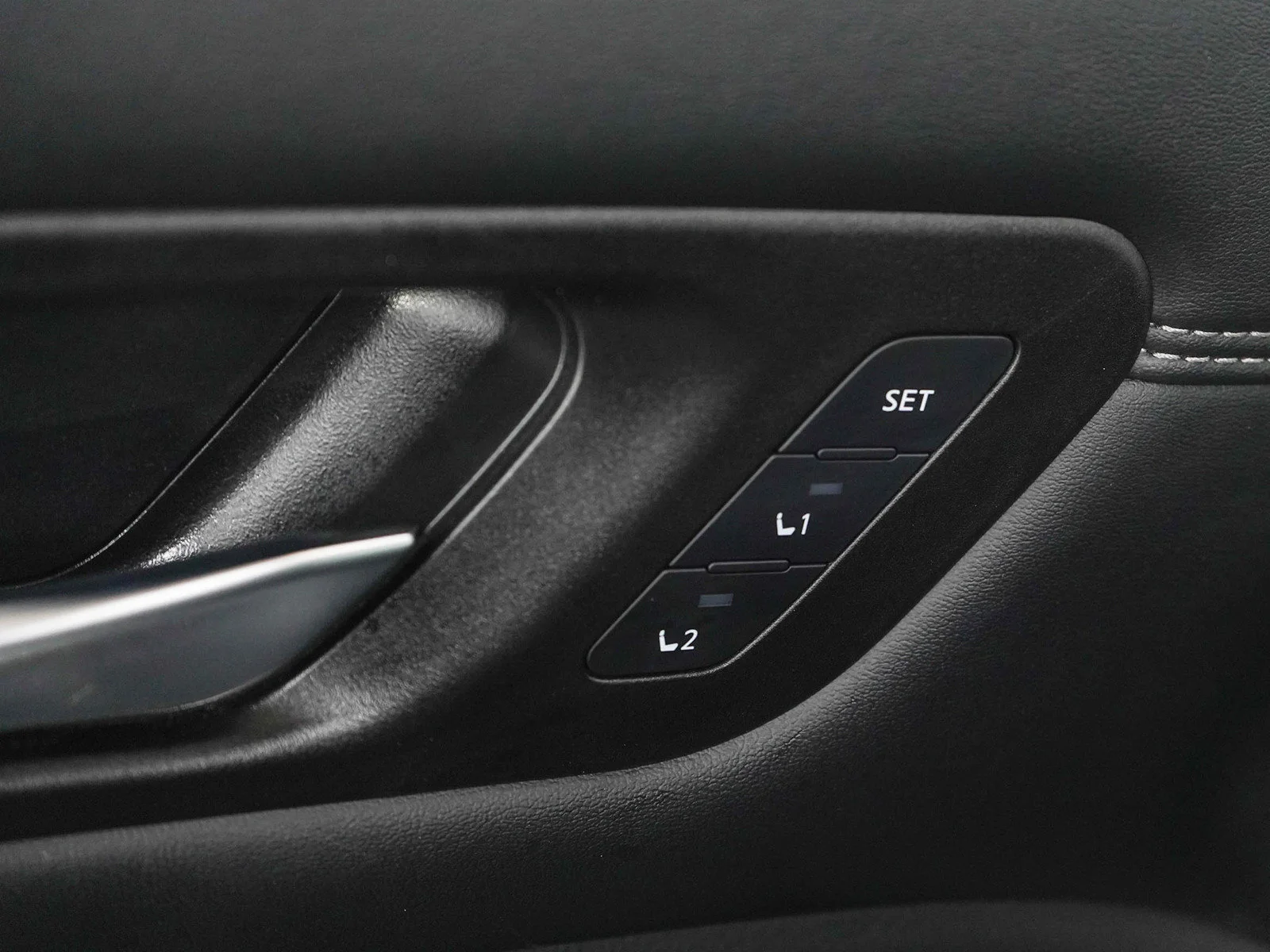 Used 2022 Deep Ocean Blue Pearl Nissan Platinum image 23