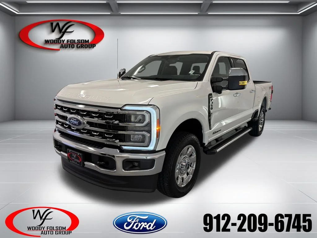 New 2026 Star White Metallic Tri-Coat Ford F-350® Lariat® image 1