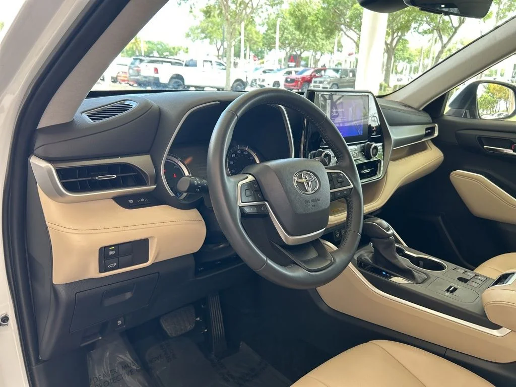 Used 2024 Beige Toyota XLE image 12