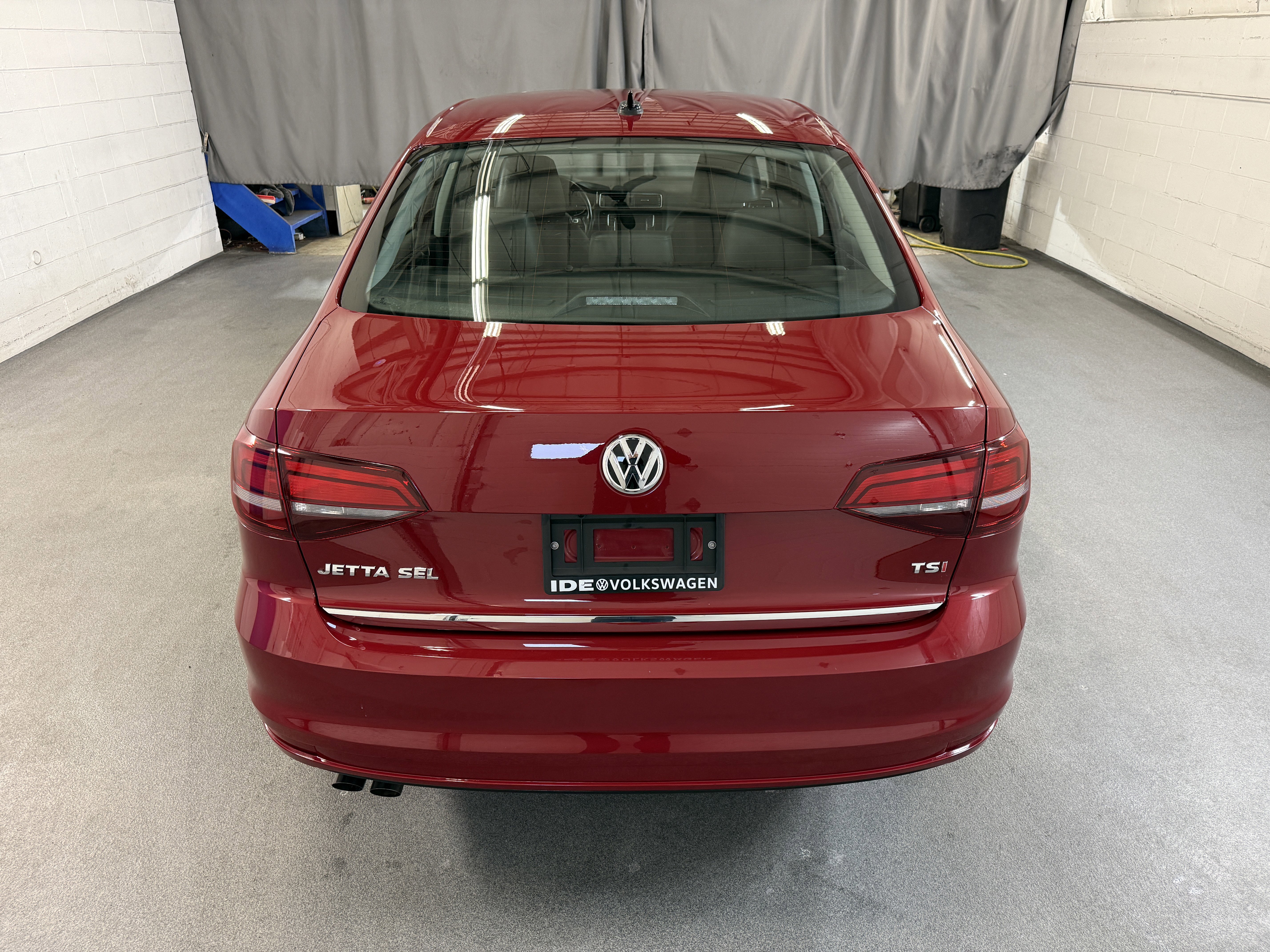 Used 2017 Cardinal Red Metallic Volkswagen 1.8T SEL image 6