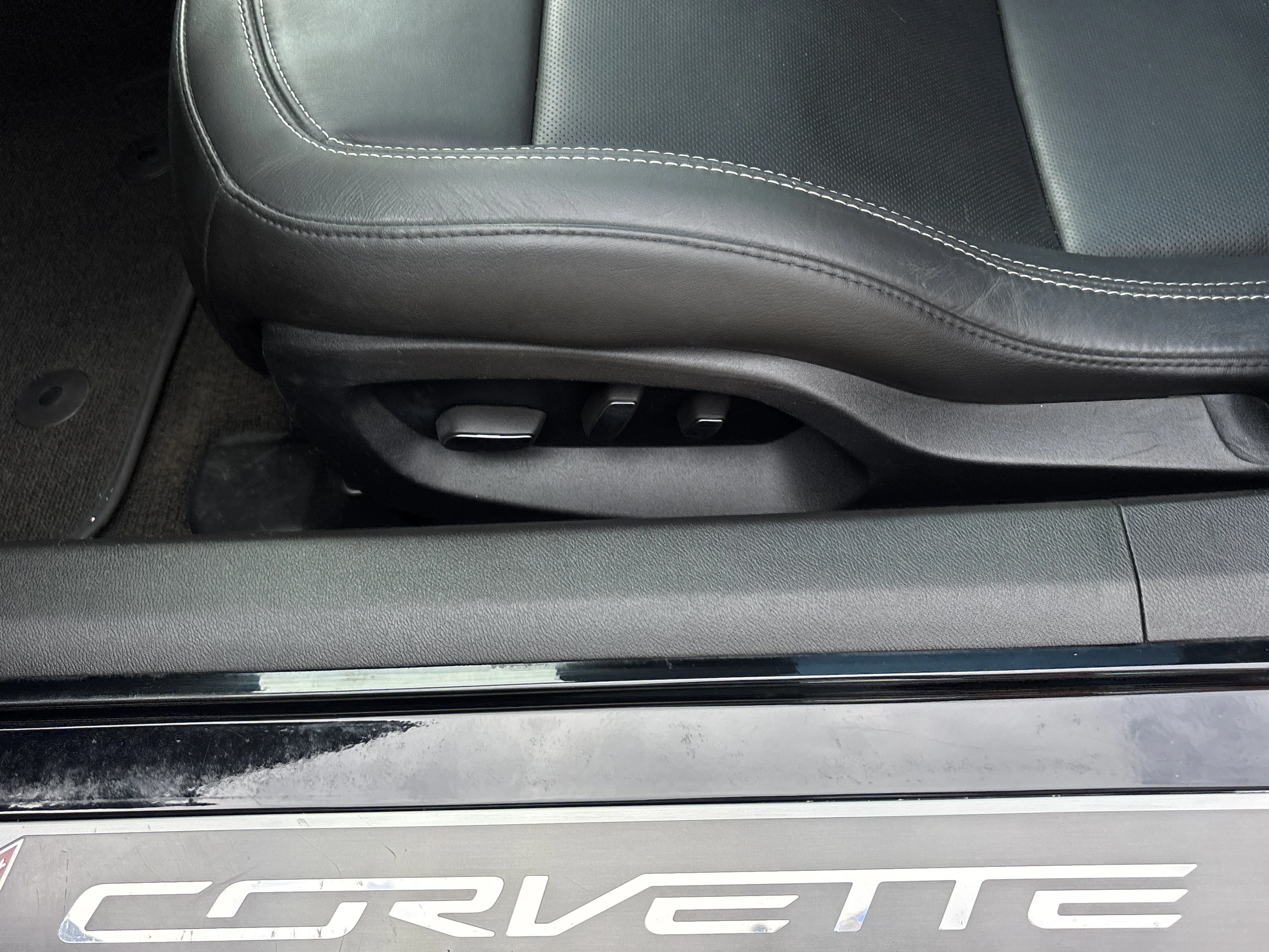 Used 2014 Black Chevrolet Z51 Coupe w/2LT image 15