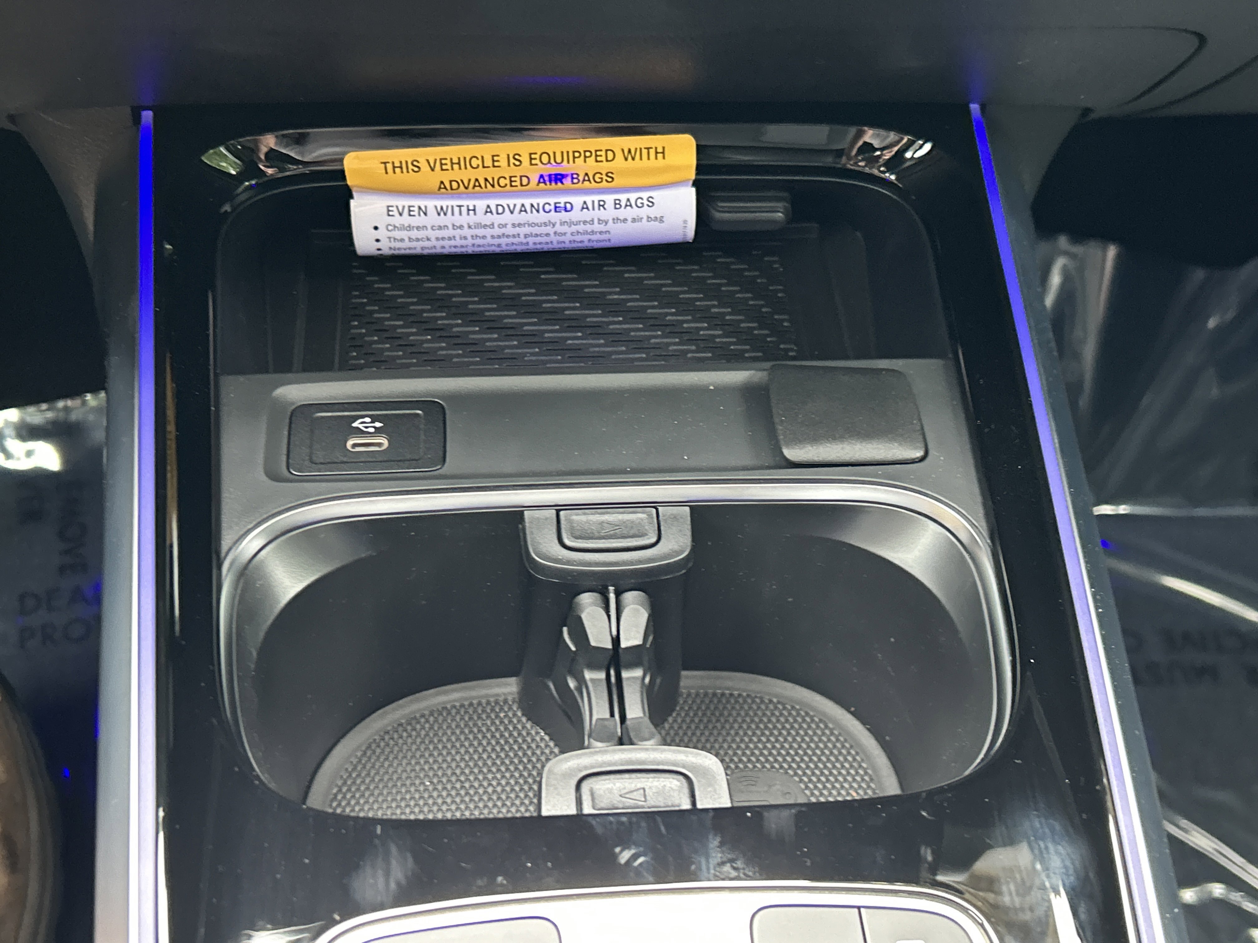 New 2026 Polar White Mercedes-Benz GLB 250 4MATIC® SUV image 39