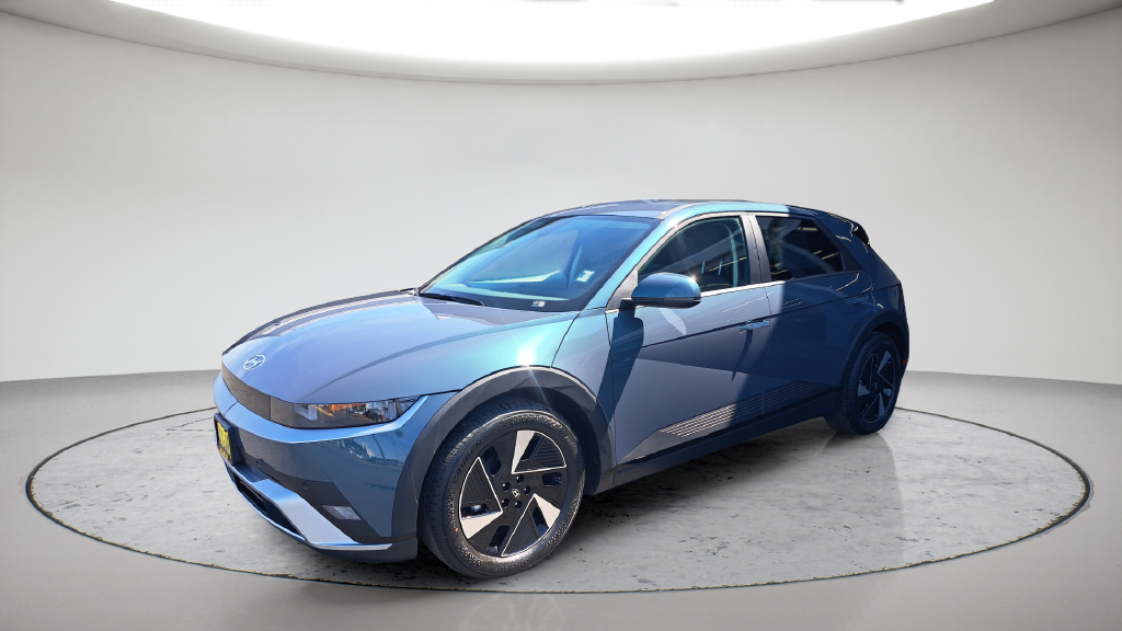 New 2026 Green Hyundai SE image 1